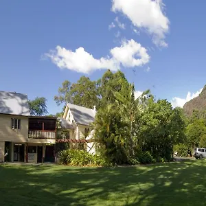 Glass House Mountains Ecolodge Lodge